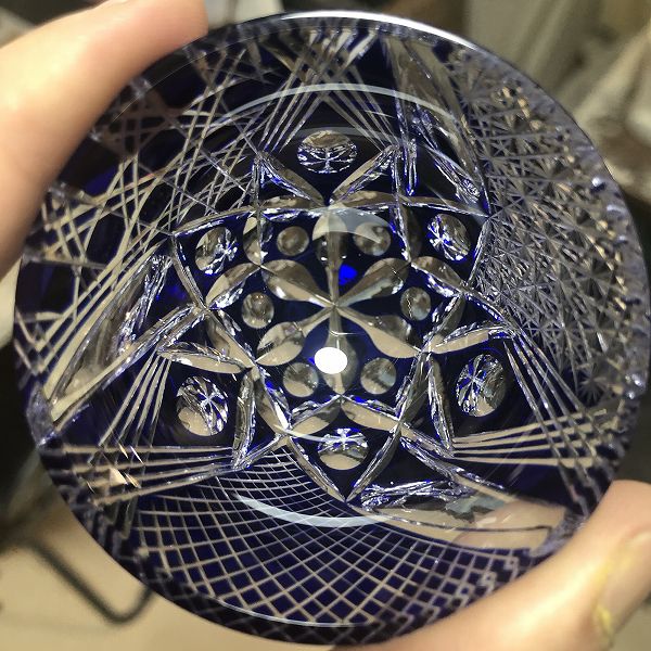 切子、ぐいのみ、希望の花、高級、高価、おちょこ、江戸切子の技法、伝統的、切子作家