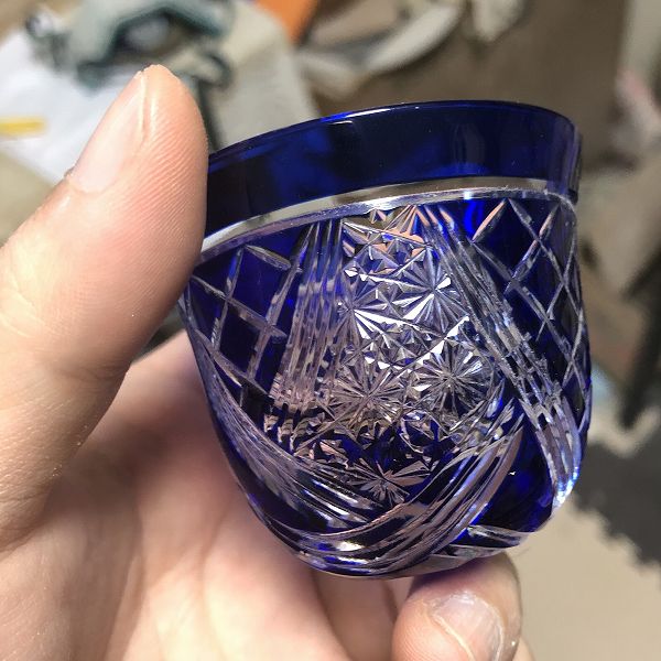 切子、ぐいのみ・乱切り三つ文様、菊繋ぎ、矢来、麻の葉、江戸切子の技法、伝統的、切子作家